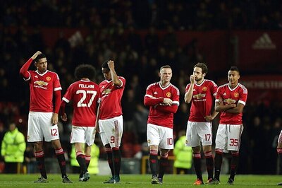 Manchester United stunned in League Cup by Middlesbrough, Klopp tastes first victory