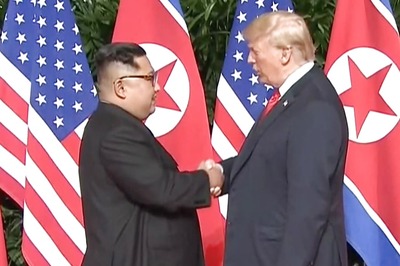 Asian Stocks Choppy, Dollar Rises as Historic Trump-Kim Summit Starts