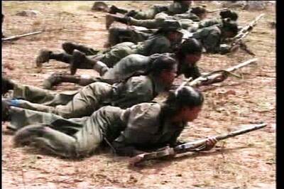 Antony meets Service Chiefs on fighting Naxals