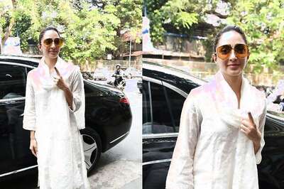 Kiara Advani Returns From Cannes To Vote In Mumbai | WATCH