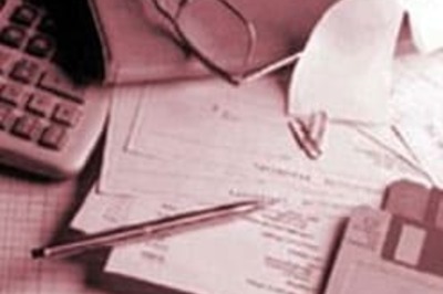 V-P of auto parts firm dies in attack by workers