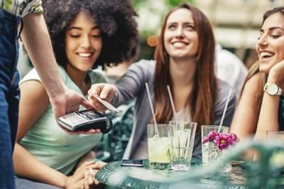 Are You Emotionally Stable? Chances Are You Splurge More on a Holiday