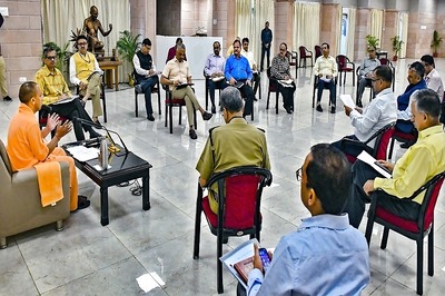 CM Yogi Adityanath Pushes for Increase in Covid-19 Testing up to 2L Samples Per Day in UP