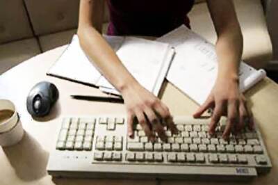 'India has world's youngest internet population'