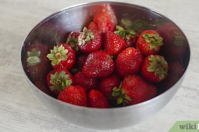 How to Freeze Strawberries