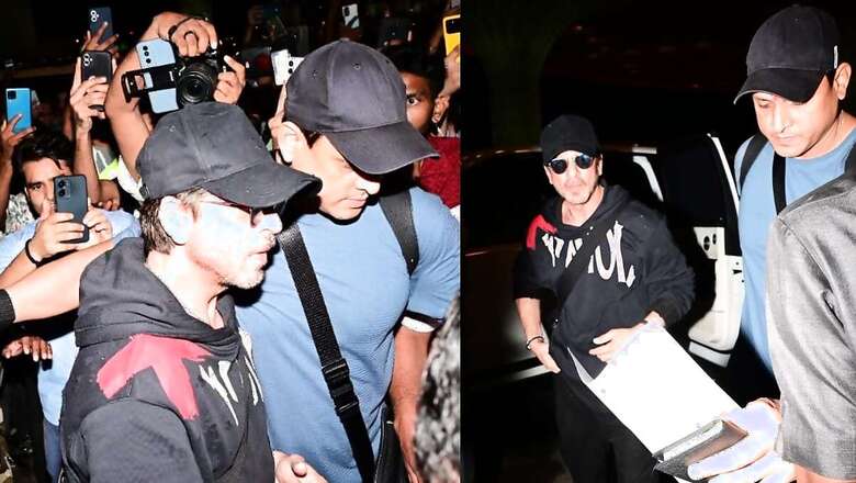 Shah Rukh Khan Gets Mobbed As Huge Chaos Erupts at Mumbai Airport, SHOCKING Video Goes Viral; Watch