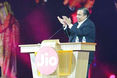 Reliance Jio's  4G services Available to All From Monday