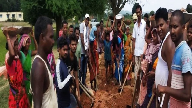 Tired Of Government Apathy, Villagers Build Road On Their Own In Jharkhand’s Simdega