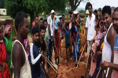 Tired Of Government Apathy, Villagers Build Road On Their Own In Jharkhand’s Simdega