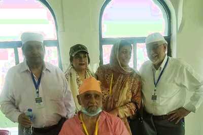 Indo-Pak Friendship: Bishan Bedi Reunites With Old Friend Intikhab Alam at Kartarpur
