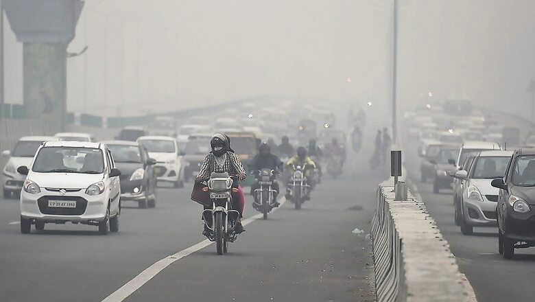 Poor Visibility and Low Temperature Engulf North India