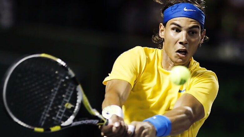 Nadal advances to fourth round in Wimbledon