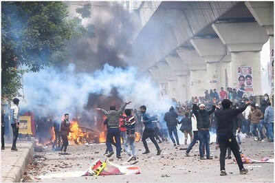 Anti-CAA Protest: Congress' Mateen Ahmed and AAP's Abdul Rehman Named in FIR After Violence in Seelampur