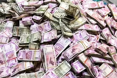 Funny Money: Counterfeit Currency Making Its Way Back into India via Pak-Nepal Route?