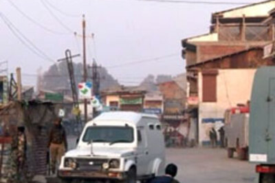 CRPF, militants locked in gun battle in Srinagar