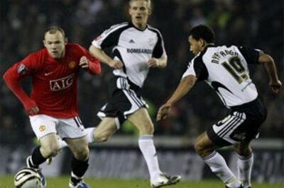 Derby shock Manchester United in Carling Cup