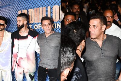 Salman Khan Stops To Give Ranveer Singh a Hug Despite Massive Crowd Around Him; Video Goes Viral