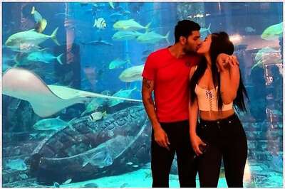 Krishna Shroff Kisses Boyfriend in Front of Aquarium, Calls Him 'Favourite Fish in the Sea'