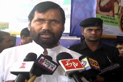 Ram Vilas Paswan meets FM Jaitley; wants import duty on edible oils to be hiked