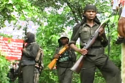 Maoists blow up railway tracks in Bengal