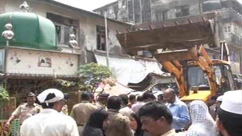 Building collapse claims 5 lives in Mumbai