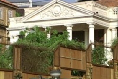 Shah Rukh, Gauri face legal notice for 'Mannat'