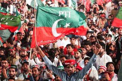 Pakistan's Newly Elected Parliament Meets Amid Vociferous Protests by Pro-Imran Khan Lawmakers Against Vote Rigging