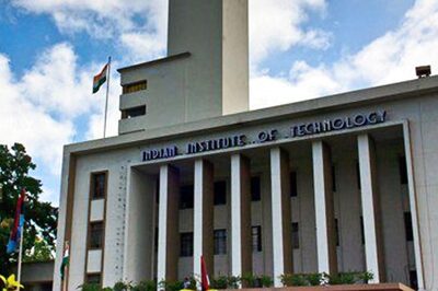 IIT Kharagpur Mulls Offline Classes as Covid Situation Improves