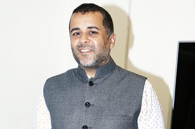 Goa Bureaucrat Slams Chetan Bhagat for Tweet on MHA's Coronavirus Circulars