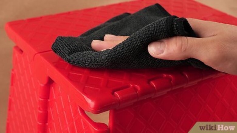 How to Paint Plastic Furniture