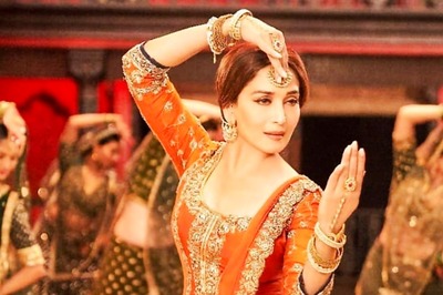 Happy Birthday Madhuri Dixit: Watch Iconic Songs of the 'Dancing Queen of Bollywood'