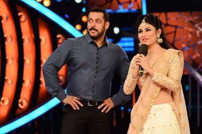 Watch: Mouni Roy Almost Kissed Salman Khan While Rehearsing for Super Night With Tubelight Performance?