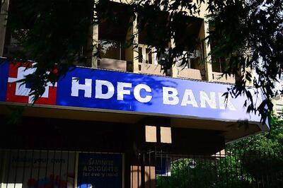HDFC Bank Shares Drop 3% After NPAs Rise in June Quarter