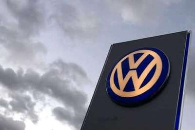 Volkswagen under more pressure as cheating scandal widens