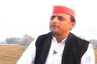 Akhilesh Yadav invites film producers to state, promises all asistance