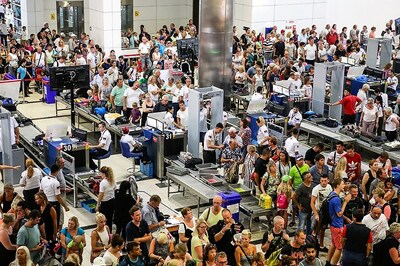 Thanksiving Holiday Expected to Draw 28.5 Million Air Travellers in US This Year