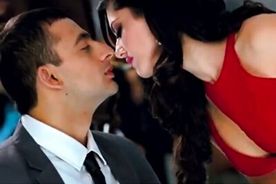 Watch: The latest 'Jism 2' song 'Hey Walla'