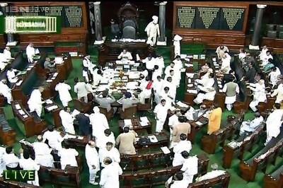 AIADMK, BJD and Trinamool unwilling members to sit next to Congress in LS?