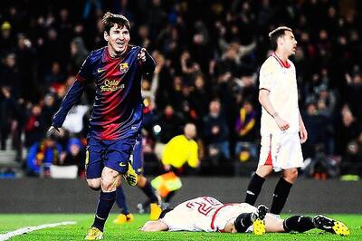 Lionel Messi scores as Barcelona beat Sevilla 2-1