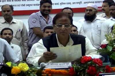 Congress Should Not Divide Votes in UP: Azam Khan After Priyanka's Official Induction Into Congress