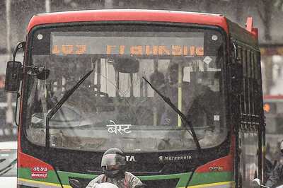 Heavy Rain Lashes Mumbai; MeT Dept Predicts Occasional Intense Showers in Next 24 Hours