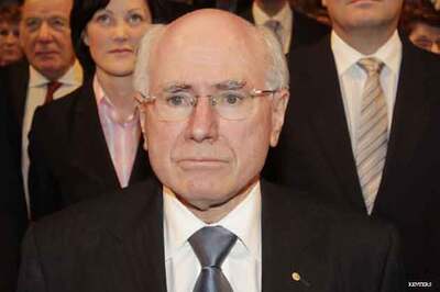 Shoes hurled at former Australian PM Howard