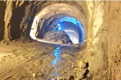 Udhampur-Srinagar-Baramulla Rail Link Project: Indian Railways Connects Main Tunnel in J&K, Check Photos