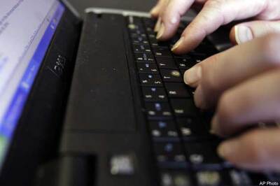 US warns troops about FB privacy issue