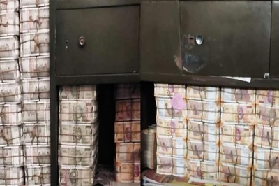 Rs 45.67 Crore Cash, Rs 146 Crore Worth Alcohol Seized by EC in Karnataka