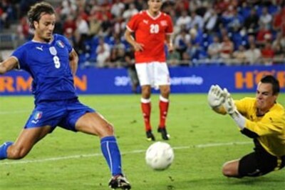 Switzerland hold Italy to a goalless draw