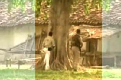 Lone bandit holds up UP cops, encounter enters 3rd day