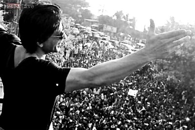 Snapshot: Shah Rukh Khan now has 10 million followers on Twitter