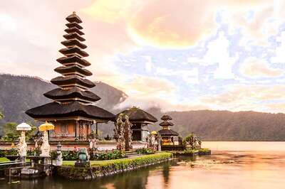 Make This Friendship Day Special With These International Trips