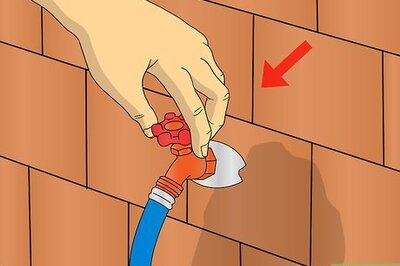 How to Keep a Garden Hose from Freezing